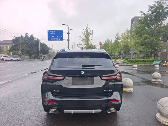 BMW BMW X3 2022 xDrive25i M Sport Package — Фото автомобиля 7