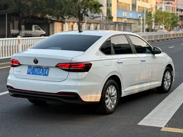 Volkswagen Lavida — Фото автомобиля 9