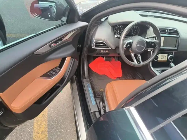 Jaguar XEL — Фото автомобиля 15