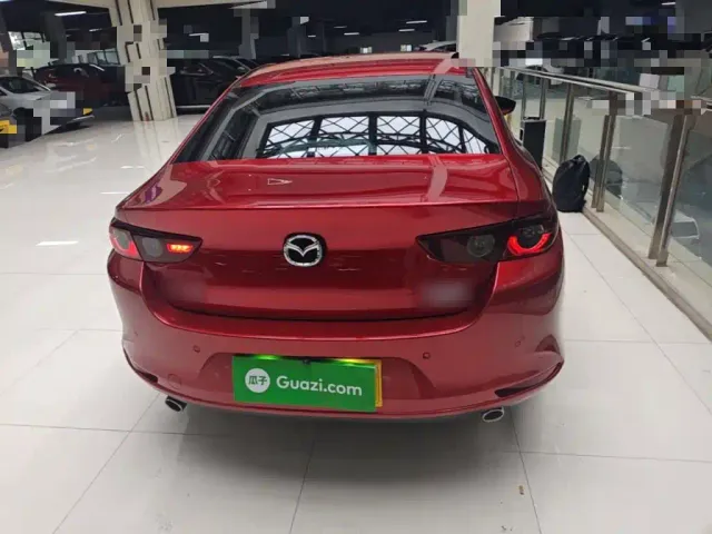 Mazda Axela — Фото автомобиля 5
