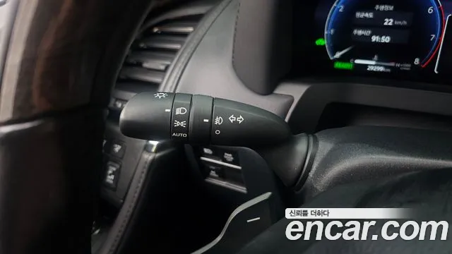Toyota Alphard — Фото автомобиля 20