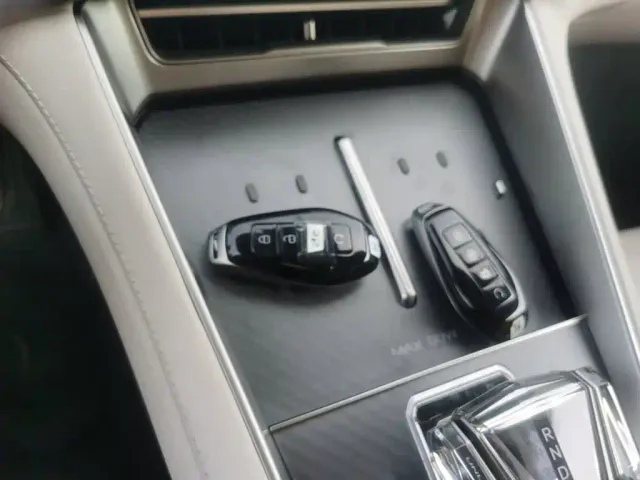 Denza Z9GT — Фото автомобиля 12