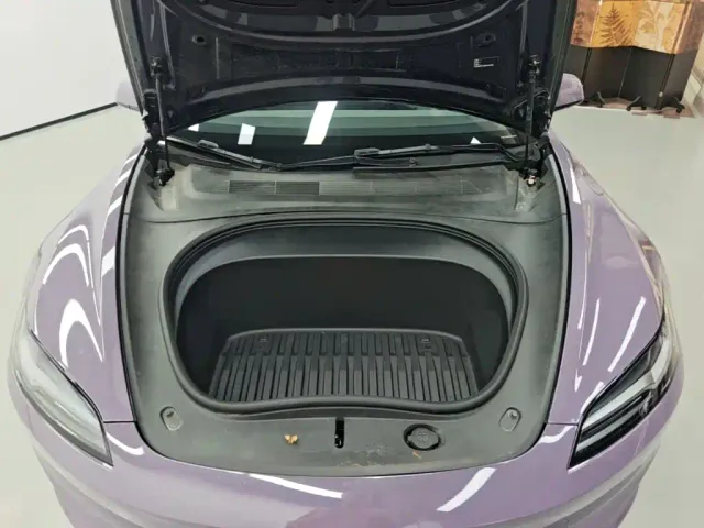 Tesla Model 3 — Фото автомобиля 19