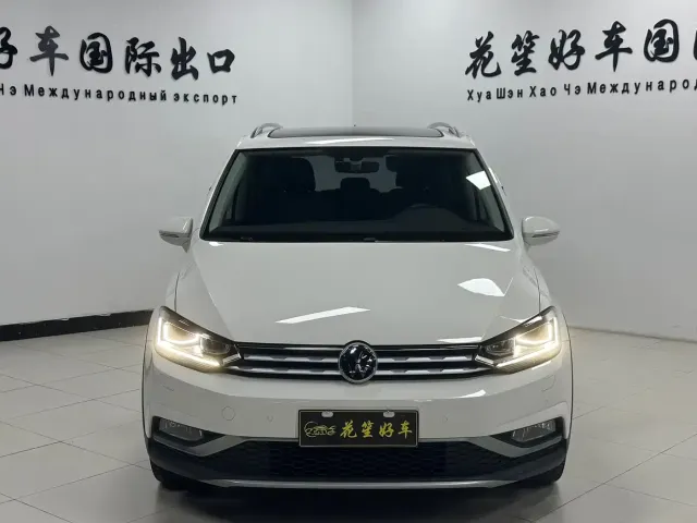 Volkswagen Touran 2021 Touran L 280TSI DSG Cross Edition 7-seater — Фото автомобиля 2