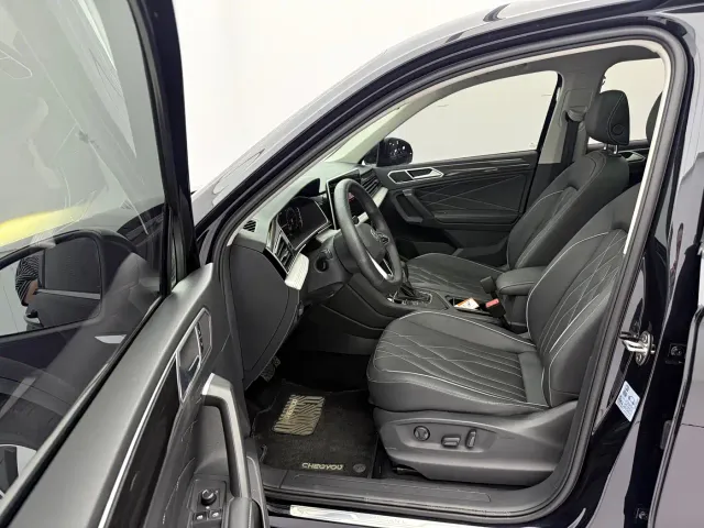 Volkswagen Tiguan L — Фото автомобиля 19