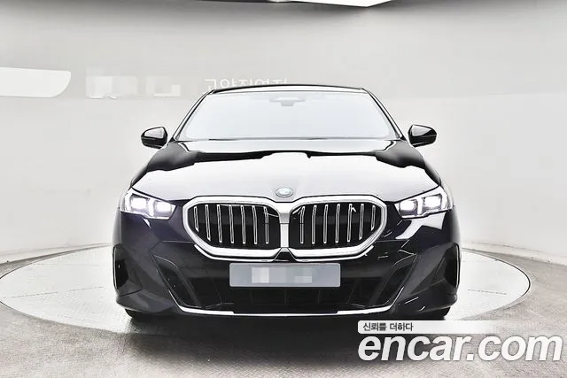 BMW 5 Series G60 — Фото автомобиля 3