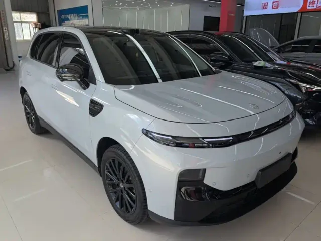 Leapmotor B10 — Фото автомобиля 3