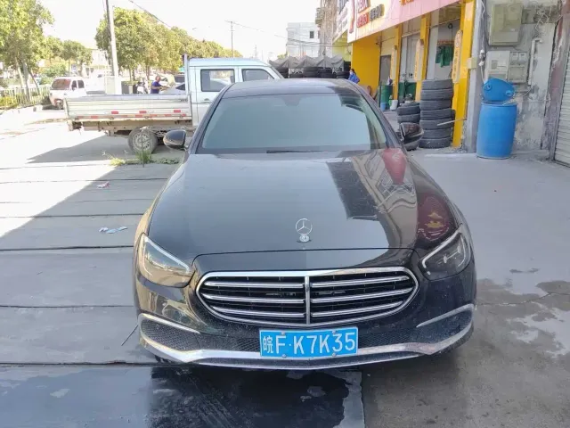Mercedes-Benz E-Class — Фото автомобиля 2