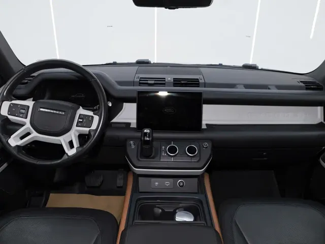 Land Rover Defender — Фото автомобиля 15