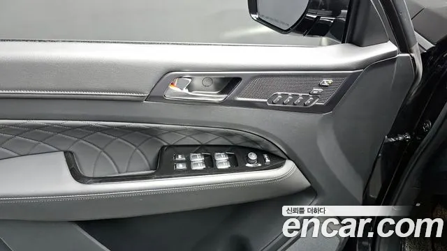 KG_Mobility_Ssangyong Rexton Rexton Arena Дизель 2.2 4WD — Фото автомобиля 17