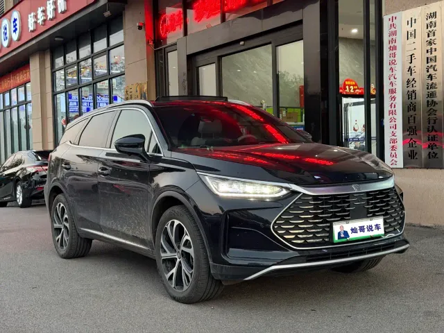 BYD Tang — Фото автомобиля 3