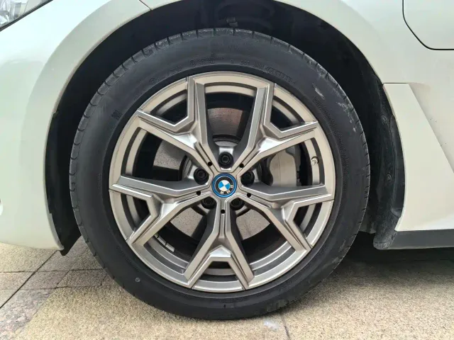 BMW i3 — Фото автомобиля 5