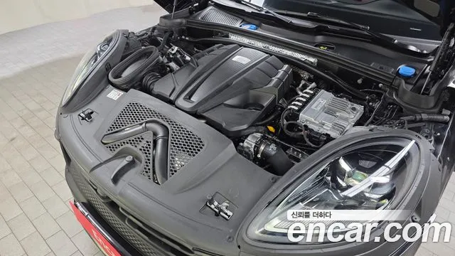 Porsche Macan — Фото автомобиля 6