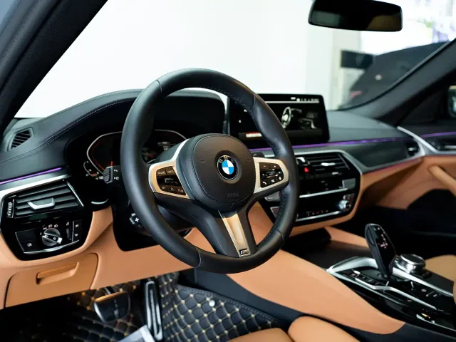 BMW 5 Series — Фото автомобиля 13