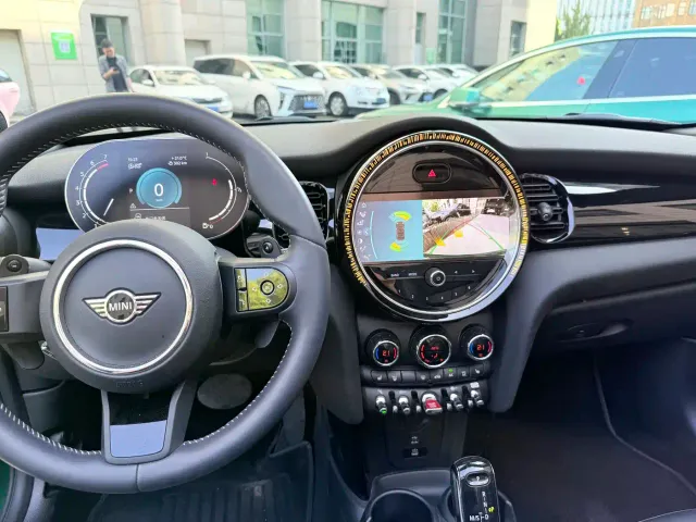 MINI Hatch — Фото автомобиля 11