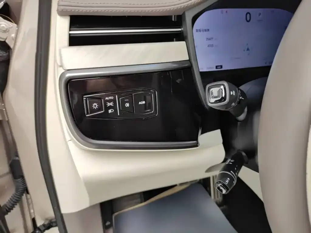 ARCFOX Arcfox Alpha T6 2025 688MAX 175kW — Фото автомобиля 19