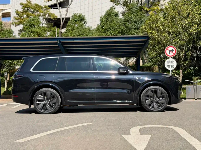 Li Auto L9 — Фото автомобиля 4