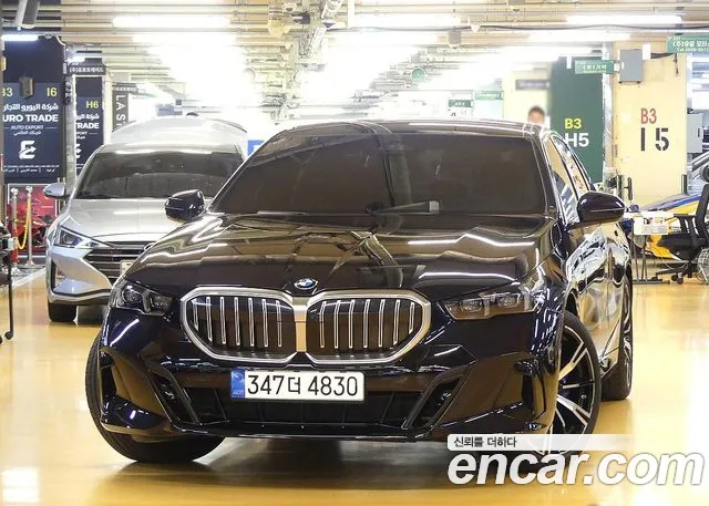 BMW 5-Series 5 серия (G60) 530i xDrive M Sport — Фото автомобиля 3