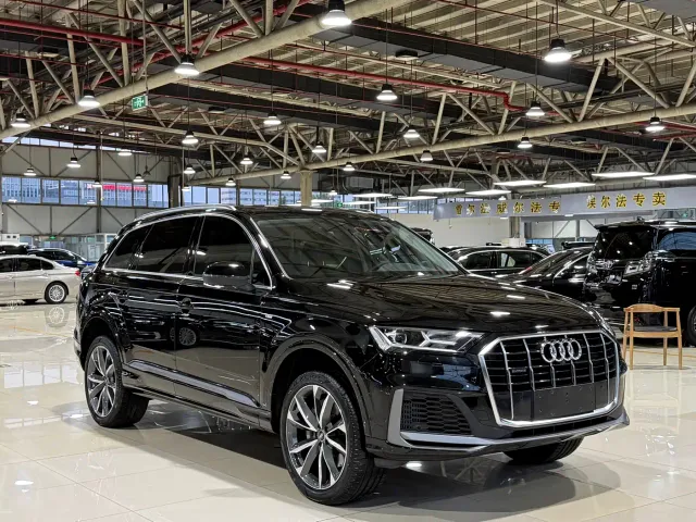 Audi Q7 — Фото автомобиля 3