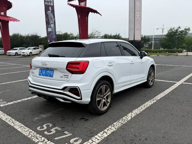 Audi Q2L — Фото автомобиля 4