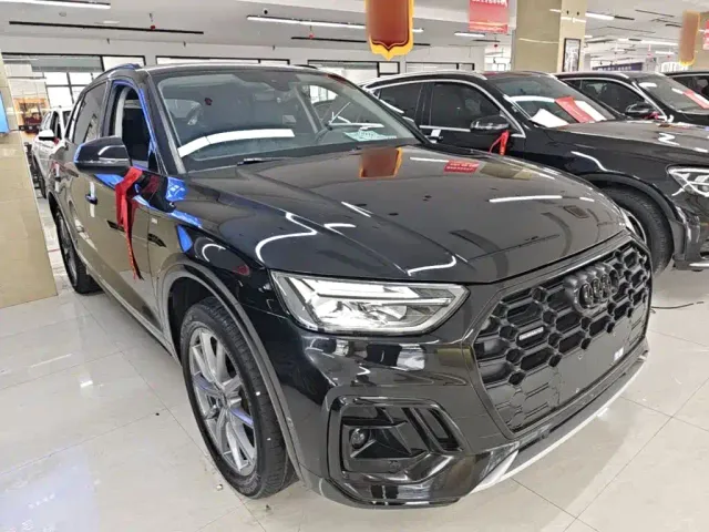 Audi Q5L — Фото автомобиля 3