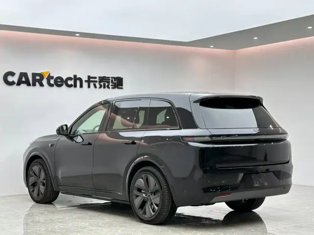 Li Auto L8 — Фото автомобиля 3