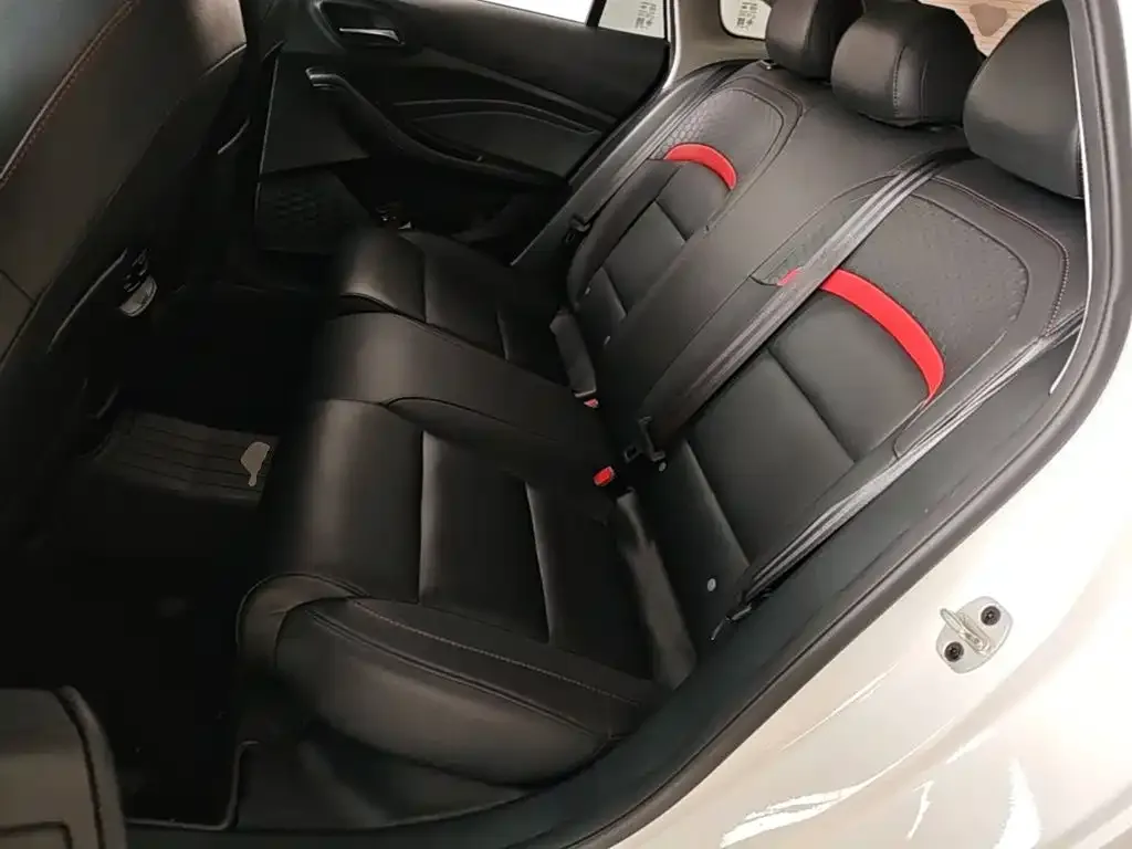 MG MG5 2022 180DVVT CVT Youth Luxury Edition — Фото автомобиля 16