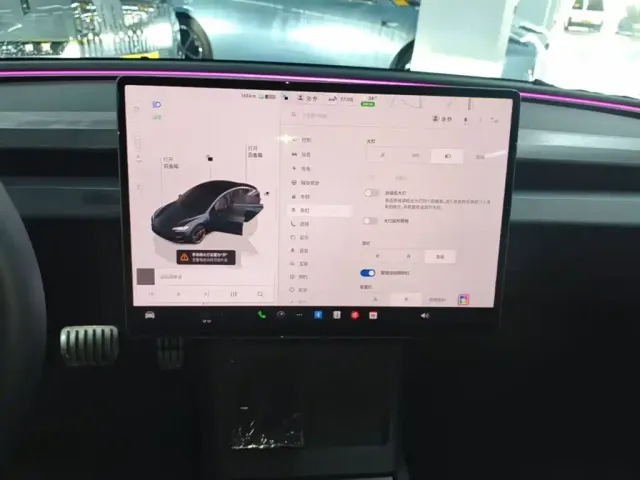 Tesla Model 3 — Фото автомобиля 8