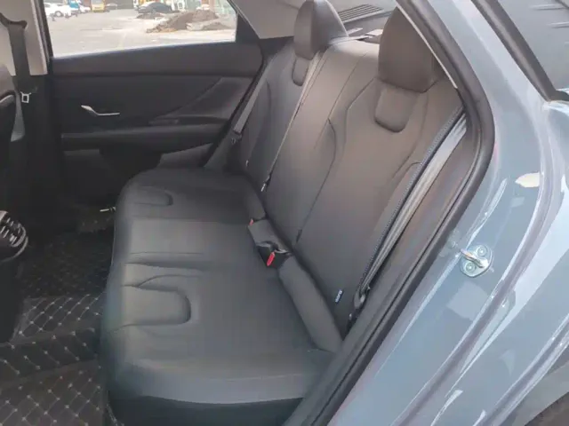 Hyundai Elantra — Фото автомобиля 16