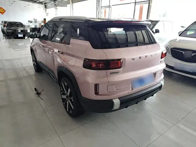 Geely ICON — Фото автомобиля 4