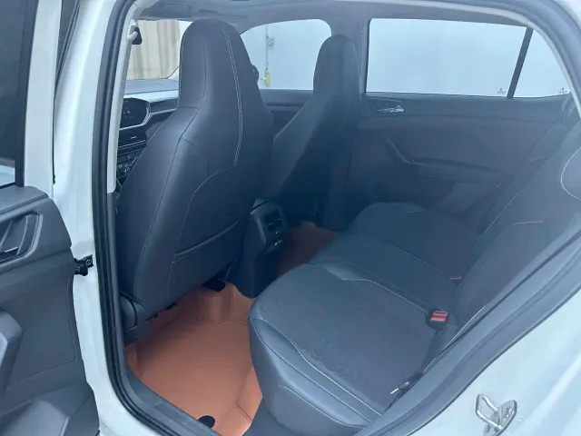 Volkswagen T-Cross — Фото автомобиля 8