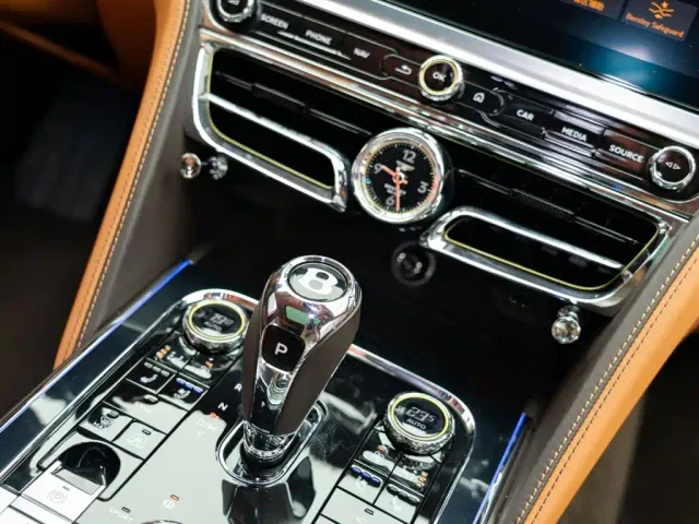 Bentley Flying Spur — Фото автомобиля 23