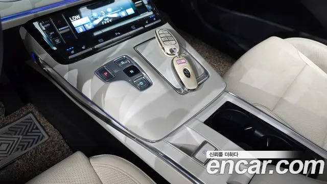Hyundai Grandeur Grandeur (New) Hybrid — Фото автомобиля 9
