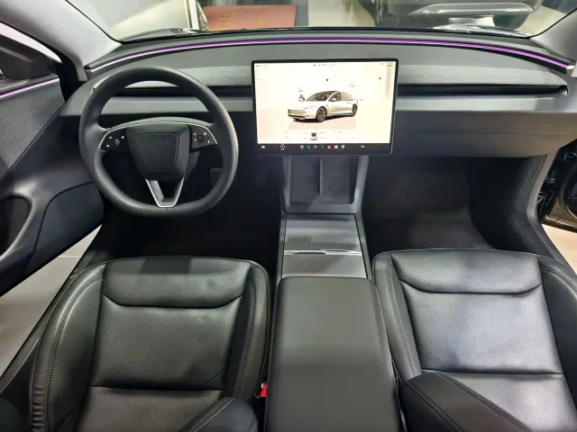 Tesla Model 3 — Фото автомобиля 6