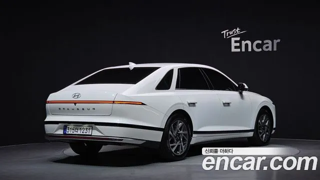 Hyundai Grandeur GN7 — Фото автомобиля 2