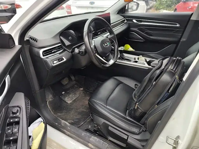 Geely Emgrand — Фото автомобиля 14