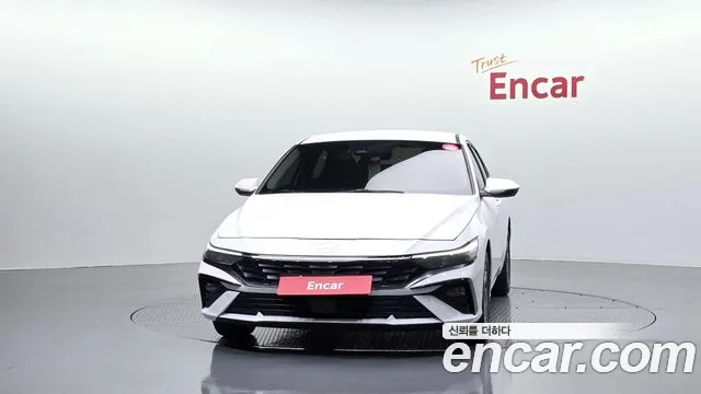 Hyundai Avante CN7 — Фото автомобиля 3