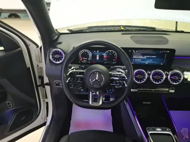 Mercedes-Benz GLB AMG — Фото автомобиля 10