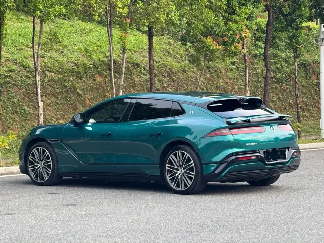 Denza Z9GT — Фото автомобиля 8