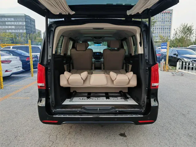 Mercedes-Benz V-Class — Фото автомобиля 20