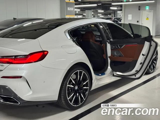 BMW 8-Series — Фото автомобиля 18