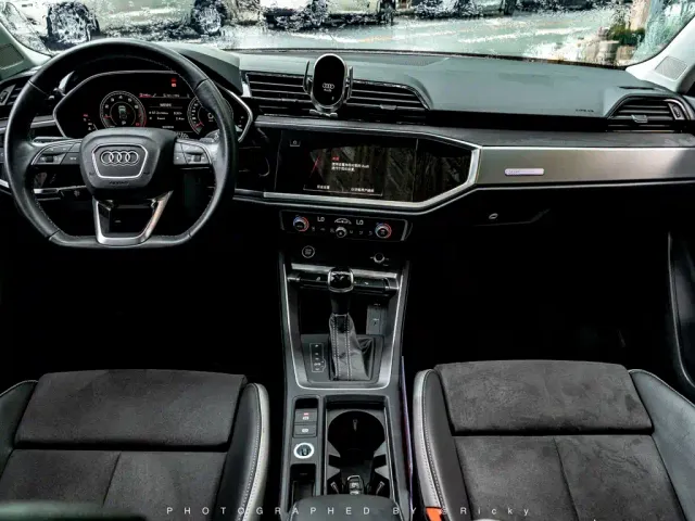 Audi Q3 — Фото автомобиля 3