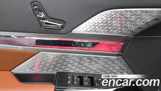 BMW i7 — Фото автомобиля 23