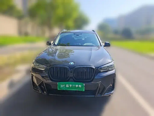 BMW iX3 — Фото автомобиля 2