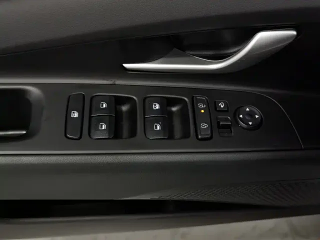 Hyundai Elantra — Фото автомобиля 9