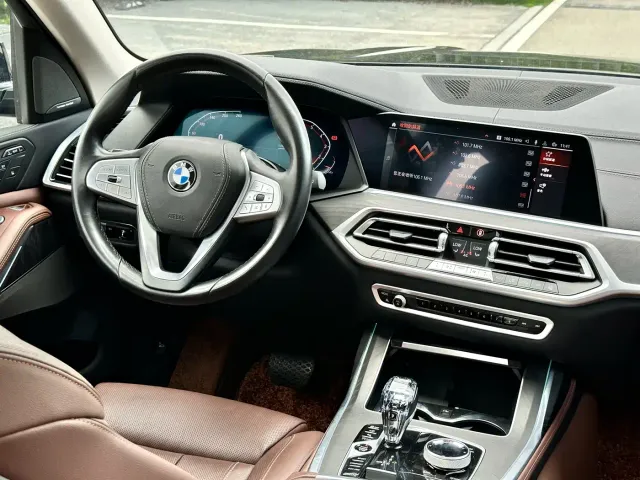 BMW X7 — Фото автомобиля 18