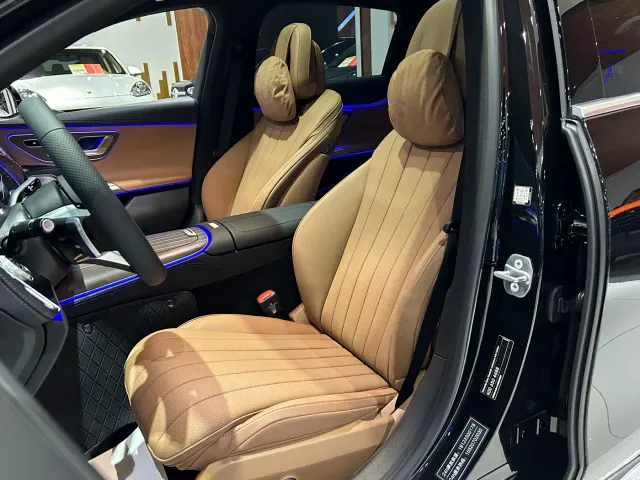 Mercedes-Benz E-Class — Фото автомобиля 12
