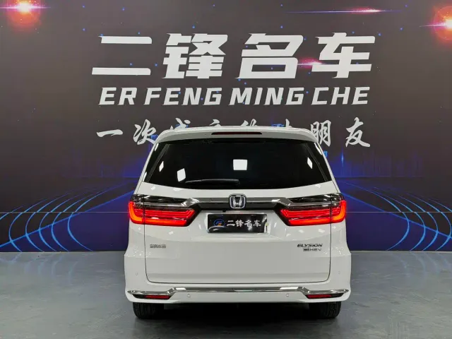 Honda Elysion — Фото автомобиля 5