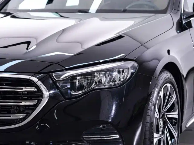 Mercedes-Benz E-Class — Фото автомобиля 10