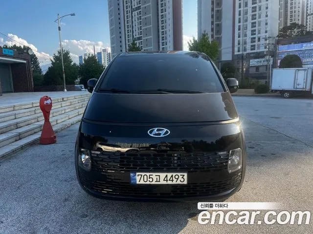 Фотография автомобиля — Hyundai Staria